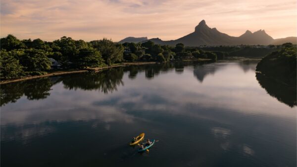 Kayak at Sunrise on the Tamarin River - Image 7