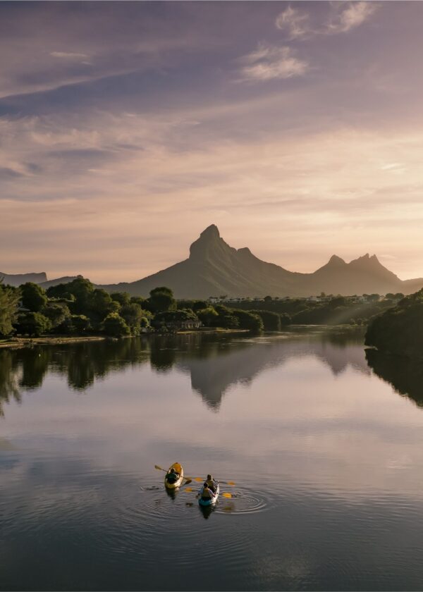 Kayak at Sunrise on the Tamarin River - Image 4
