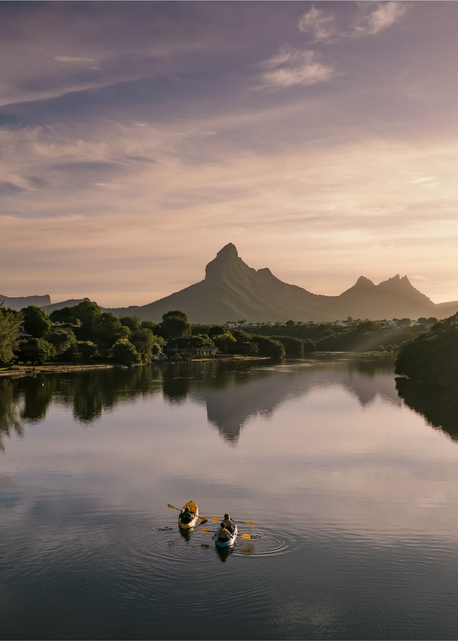 Kayak at Sunrise on the Tamarin River - Image 4