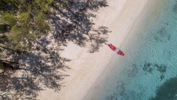 Kayak to the Crystal Rock & Benitiers Island - Image 6